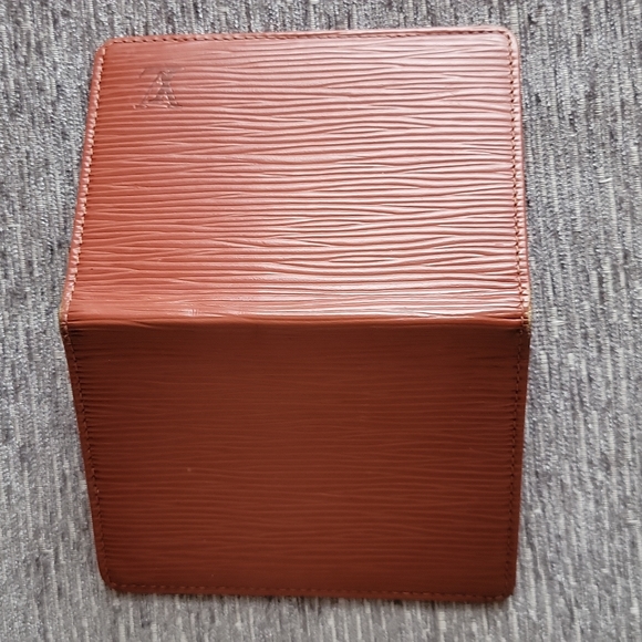 Authentic Louis Vuitton Epi Leather ID Holder - Picture 2 of 4